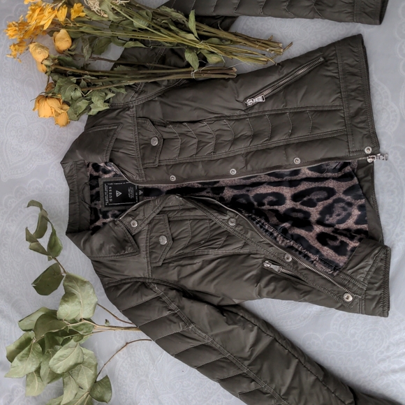 Guess Jacket Army Green Leopard Print Inner Lining Women's X Small - Picture 1 of 14